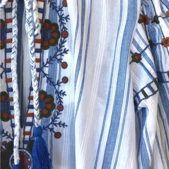 Antik Batik Blue and White Graphic Tie Front Blouse embroidered sz M - Picture 3 of 9